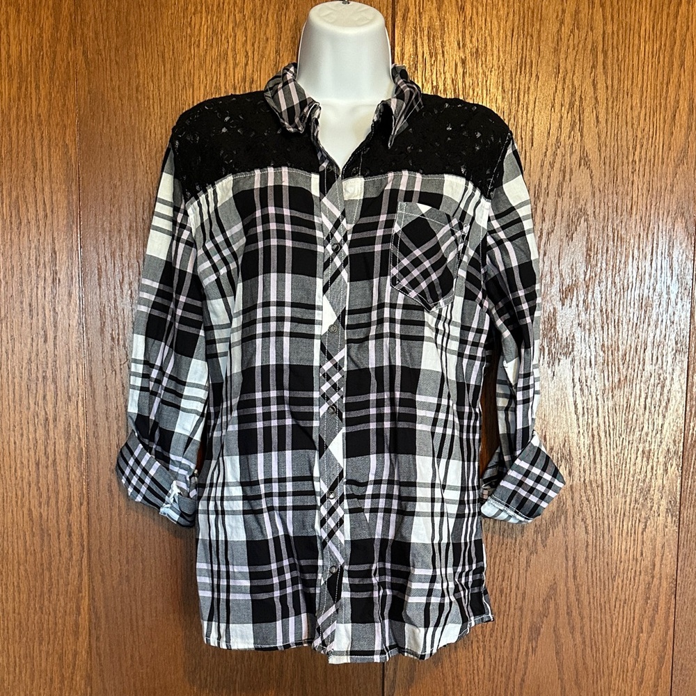 Arizona Jean Company Black and White Plaid Button-Down Shirt